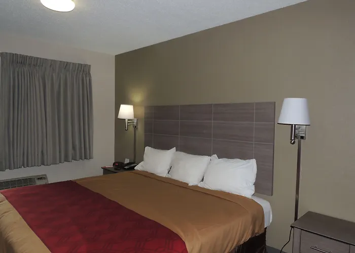 Econo Lodge Dewitt I-90