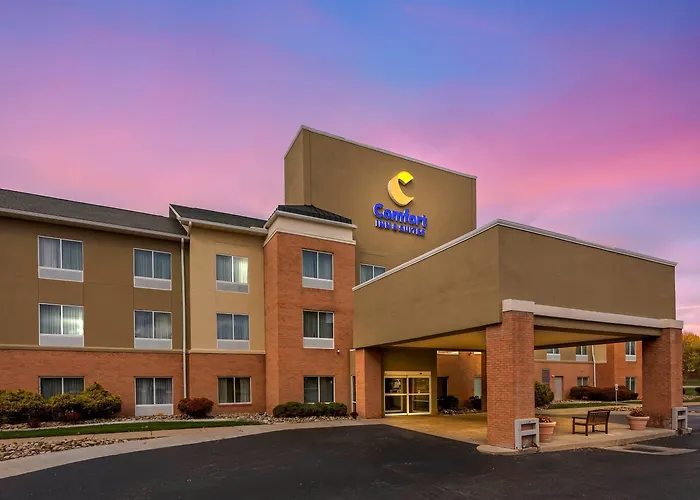 Comfort Inn & Suites Akron South