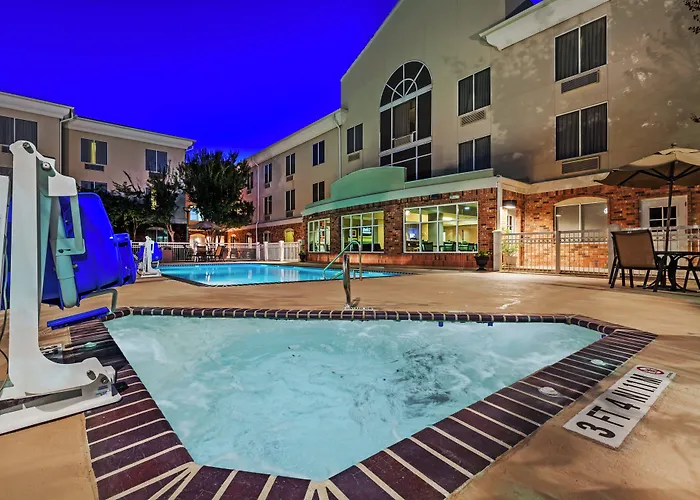 Holiday Inn Express Hotel & Suites Eagle Pass By Ihg