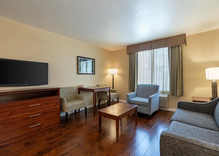 Best Western Plus John Jay Inn & Suites