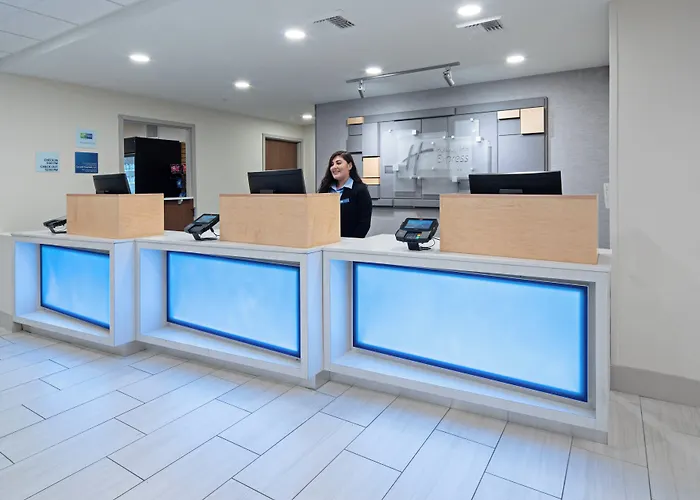 Holiday Inn Express & Suites Seattle-Sea-Tac Airport By Ihg