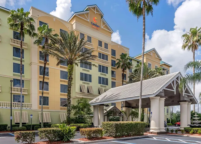 Comfort Suites Maingate East