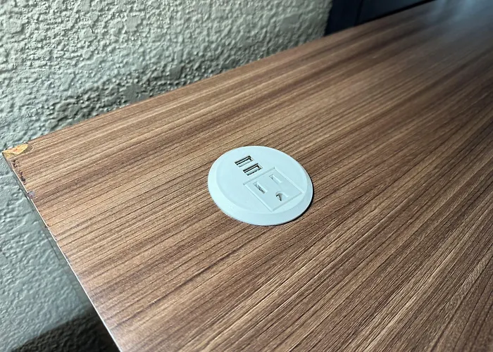 Super 8 By Wyndham Tulsa - Route 66