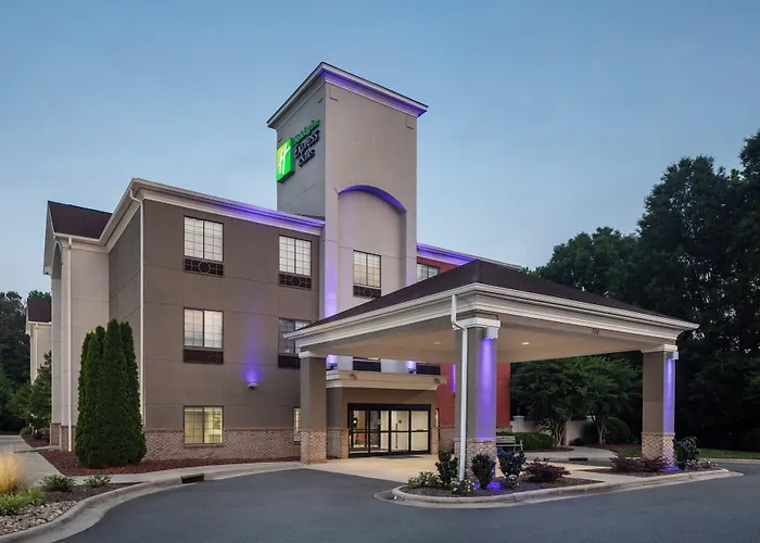 Holiday Inn Express Hotel & Suites Albemarle