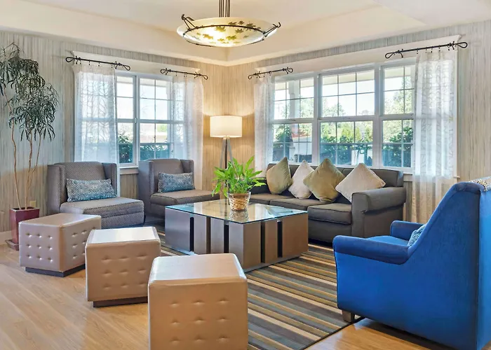 Best Western Cedar Inn&Suites