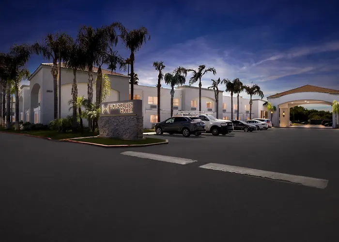 Hourglass Hotel, Trademark Collection By Wyndham