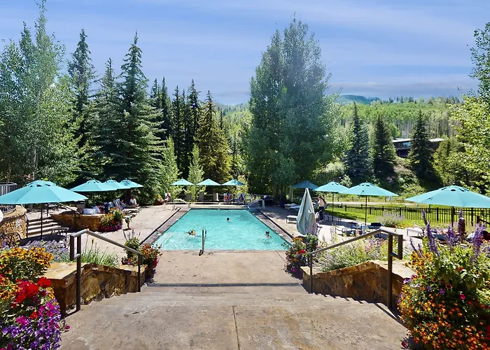 Ski-In/Ski-Out Lionshead Village Condo With Hot Tubs, Pool, Gym - Steps To Lifts