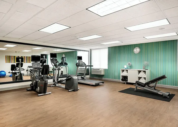Holiday Inn Express & Suites Charlotte Arpt-Belmont By Ihg