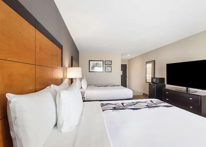 Best Western Inn & Suites - Midway Airport