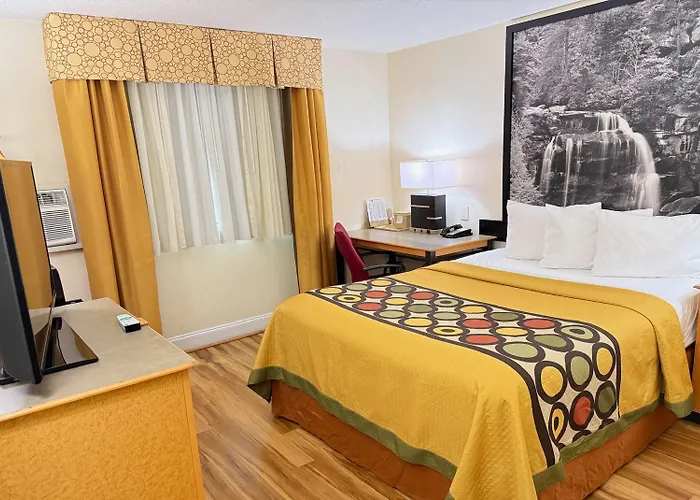 Super 8 By Wyndham Anderson/Clemson Area