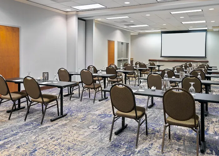 Hampton Inn & Suites Country Club Plaza