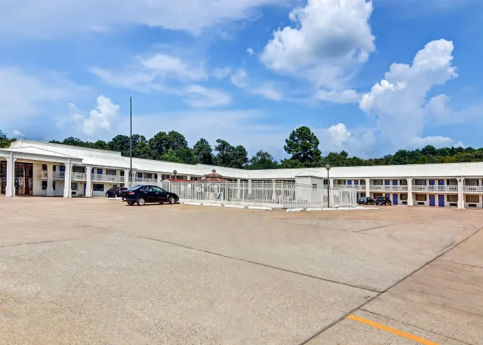 Motel 6-Lindale, Tx