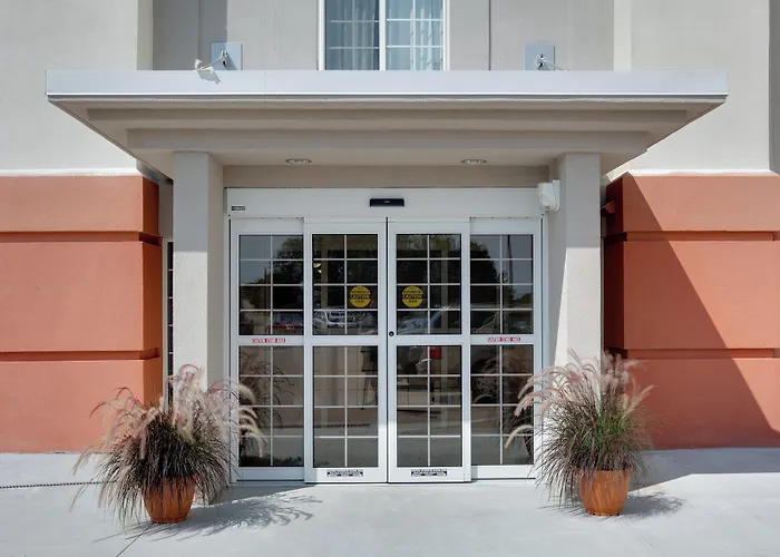 Candlewood Suites Salina By Ihg