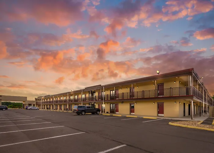 Red Roof Inn Staunton