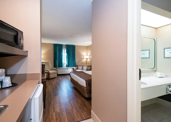 Guest Inn & Suites - Midtown Medical Center