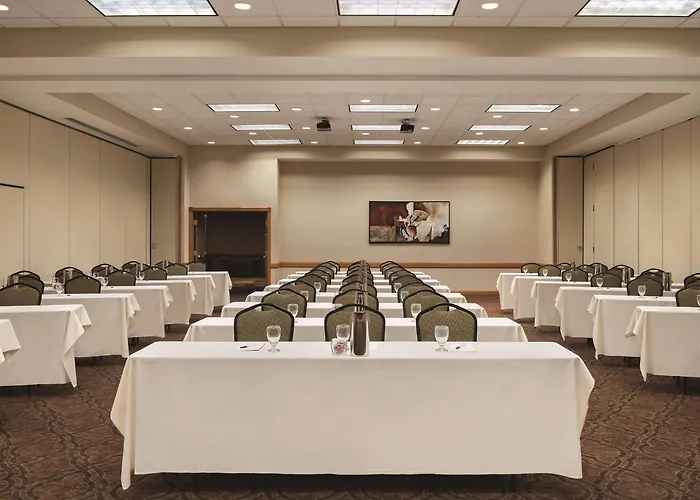Country Inn & Suites By Radisson, Mankato Hotel And Conference Center, Mn