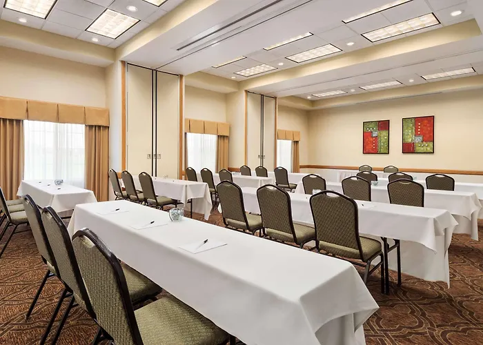 Country Inn & Suites By Radisson, Mankato Hotel And Conference Center, Mn