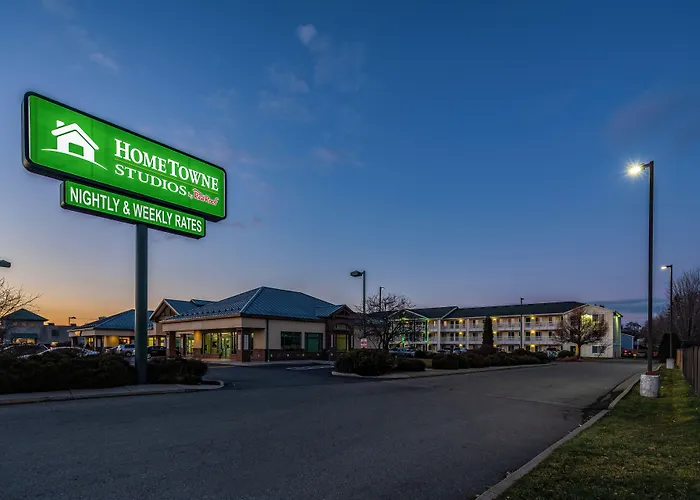 Hometowne Studios By Red Roof Spokane - Valley