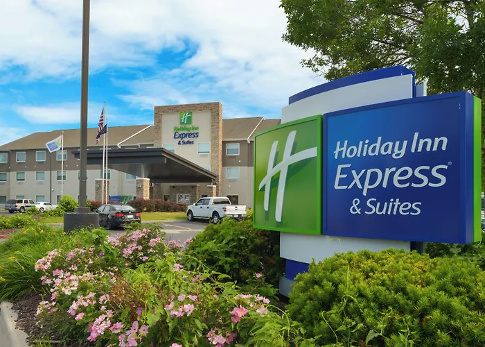 Holiday Inn Express & Suites - Omaha - 120Th And Maple By Ihg