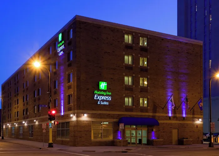 Holiday Inn Express Hotel & Suites Minneapolis-Downtown Convention Center By Ihg