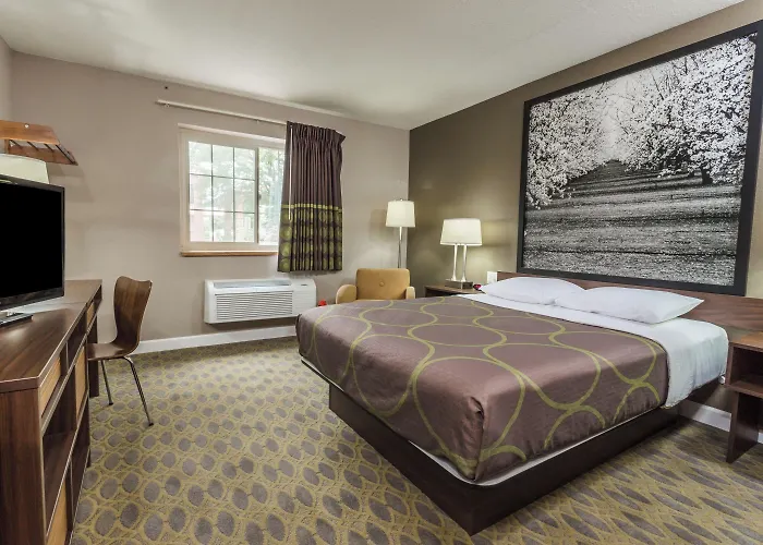Super 8 By Wyndham Willows