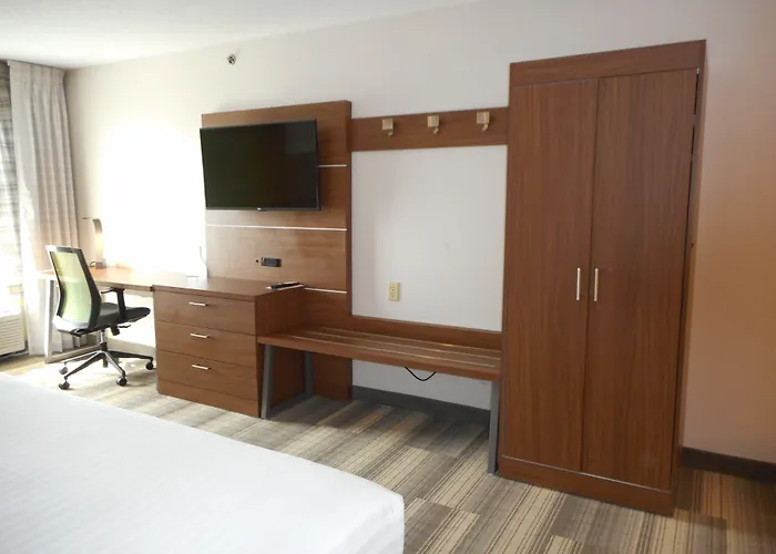 Holiday Inn Express Fairfield By Ihg