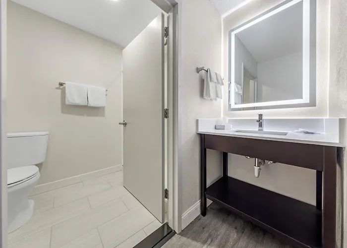 Comfort Inn & Suites Mt Laurel-Philadelphia