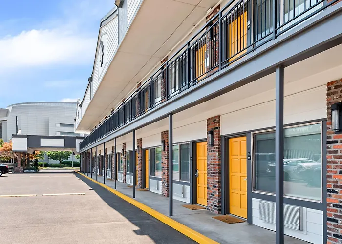 Days Inn By Wyndham Eugene Downtown/University