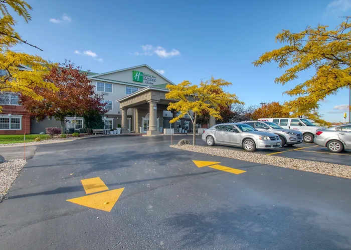 Holiday Inn Express Hotel & Suites Oshkosh - State Route 41 By Ihg