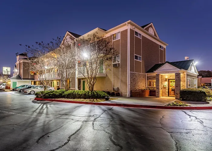 Hometowne Studios By Red Roof Atlanta - Chamblee