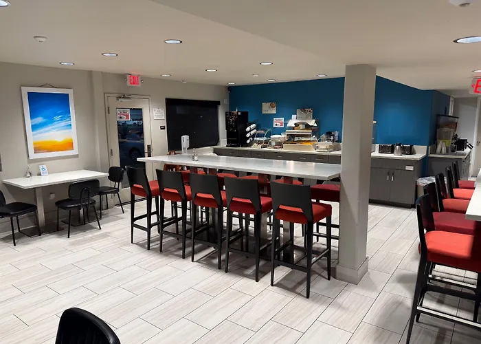 Days Inn By Wyndham Yosemite Area