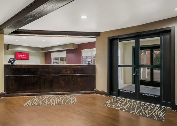 Red Roof Inn & Suites Knoxville East