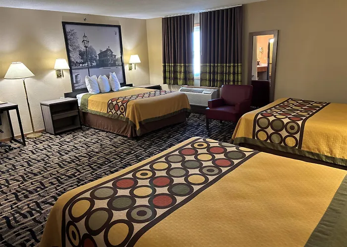 Super 8 By Wyndham Mclean/Bloomington Sw