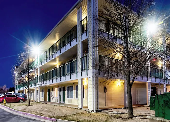 Hometowne Studios By Red Roof Colorado Springs - Airport