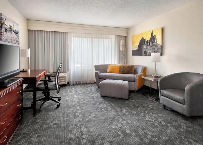 Courtyard By Marriott Princeton