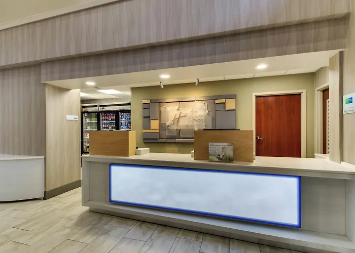 Holiday Inn Express & Suites Atlanta Perimeter Mall Hotel By Ihg