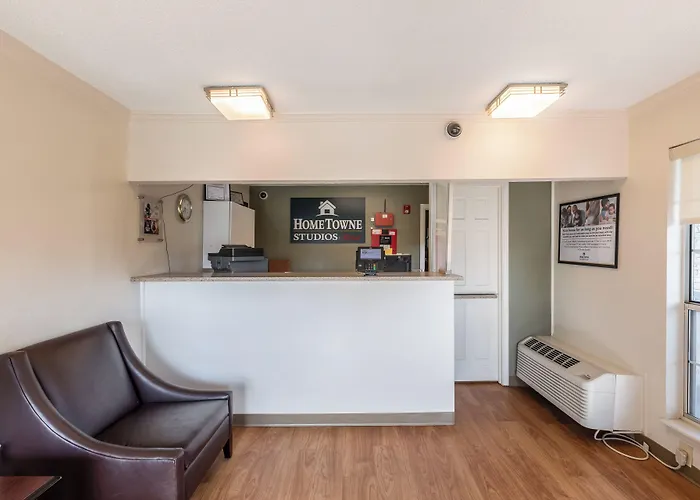 Hometowne Studios By Red Roof Atlanta - Norcross South