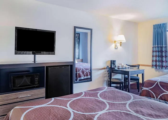 Super 8 By Wyndham Danville