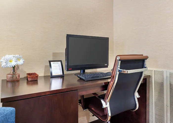 Comfort Suites Hanes Mall