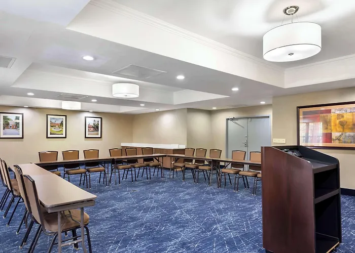 Comfort Suites Hanes Mall