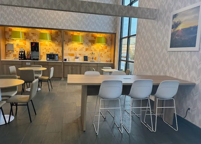 Days Inn & Suites By Wyndham Wausau