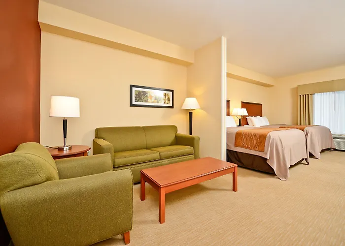 Comfort Inn & Suites Gateway To Glacier National Park
