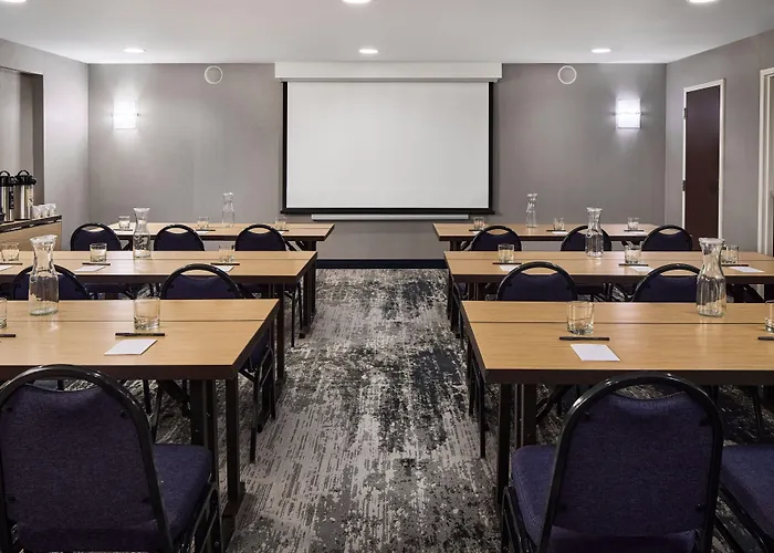 Courtyard By Marriott Fort Collins