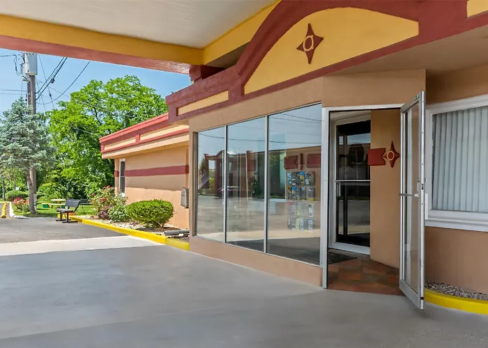 Americas Best Value Inn & Suites Williamstown