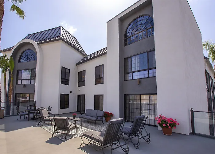 Coast Burbank Hotel