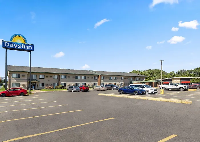 Days Inn By Wyndham Winona