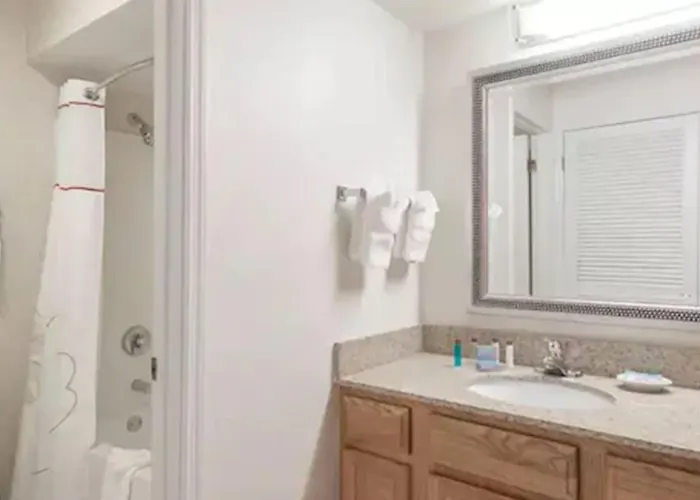 Value Suites Extended Stay - St Louis