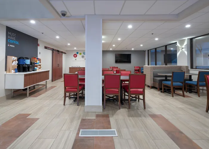 Holiday Inn Express Hotel & Suites Coon Rapids - Blaine Area By Ihg
