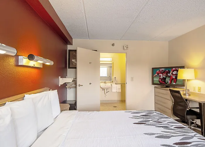 Red Roof Inn Utica