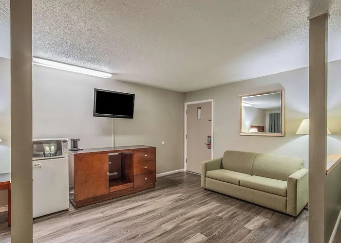 Econo Lodge Inn & Suites Yreka